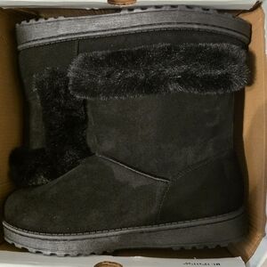 Women’s Black Faux Fur Winter Boots